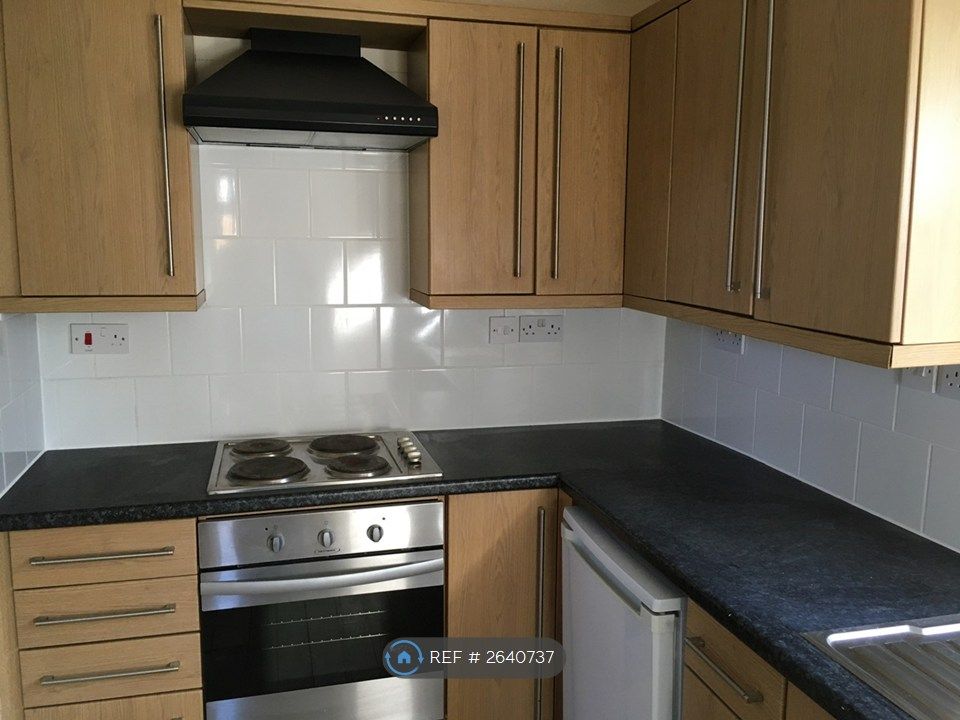 Property photo 2 of 11 Kitchen