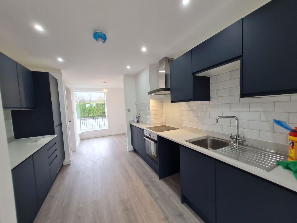 Property photo 3 of 18 Kitchen