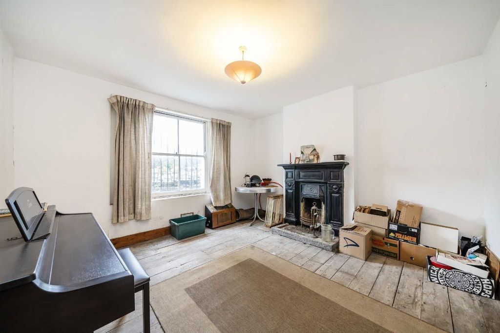 Property photo 3 of 8