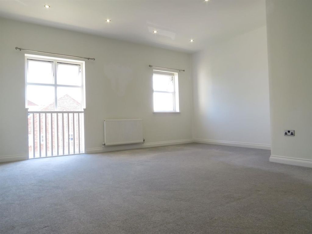 Property photo 3 of 7 Lounge