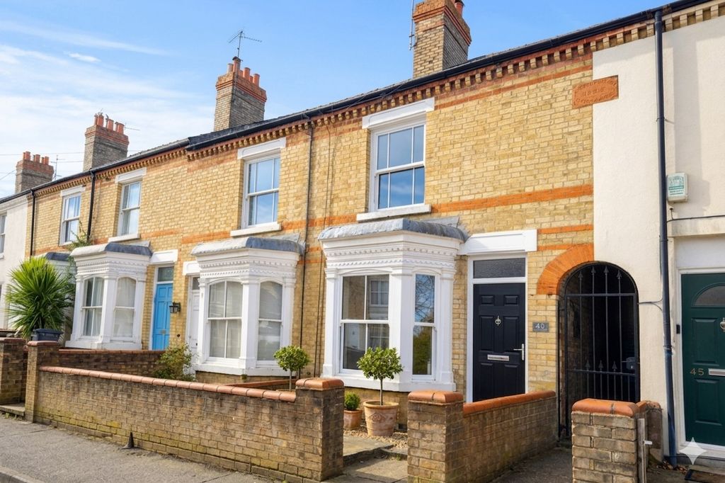 Property photo 1 of 18