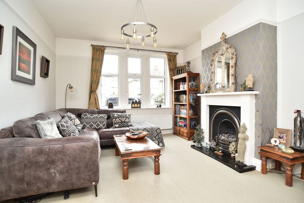 Property photo 3 of 30