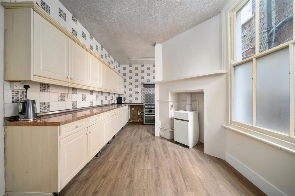 Property photo 2 of 14 Kitchen