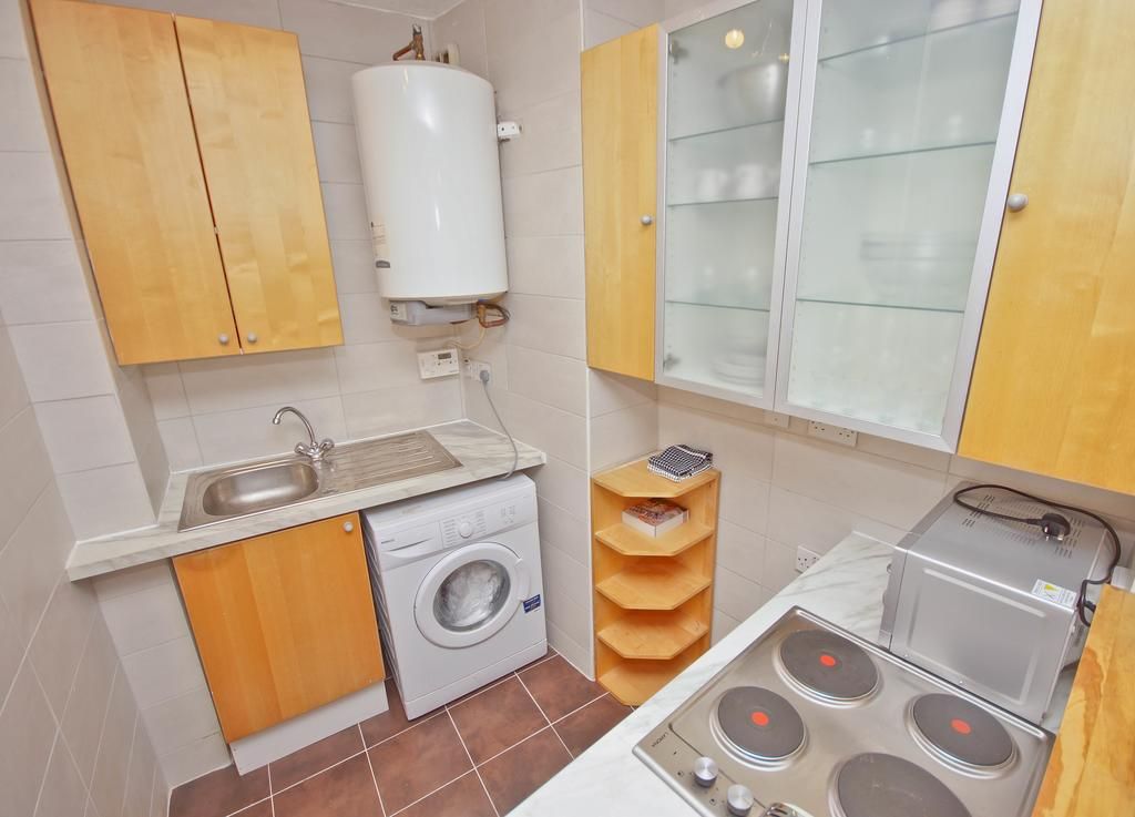 Property photo 3 of 8 Gallery