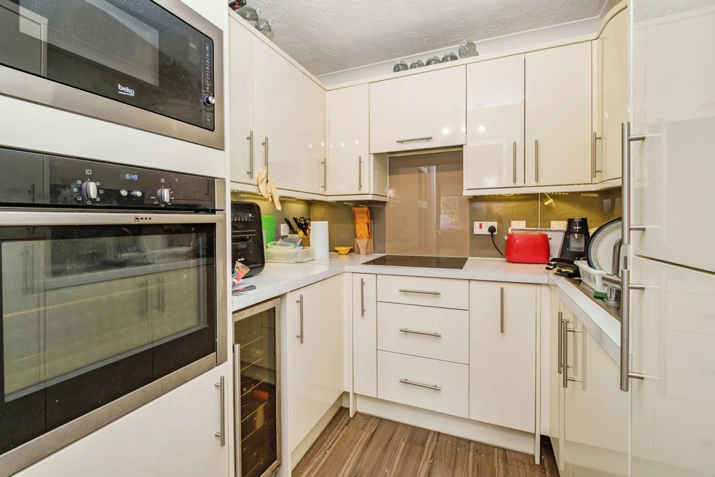 Property photo 1 of 14 Kitchen.