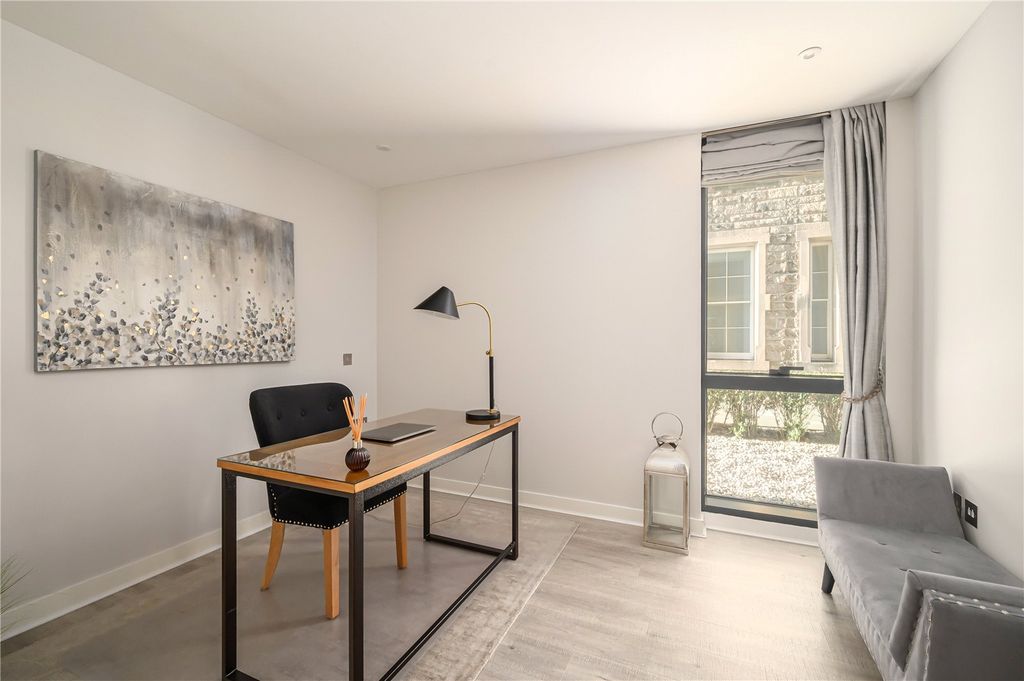 Additional image 8 of 4 bed flat for saleSimpson Loan, Quartermile, Edinburgh EH3