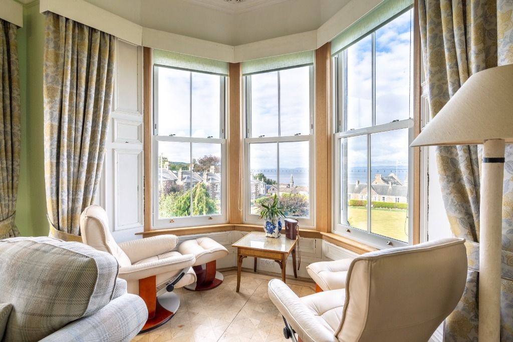 Property photo 3 of 32