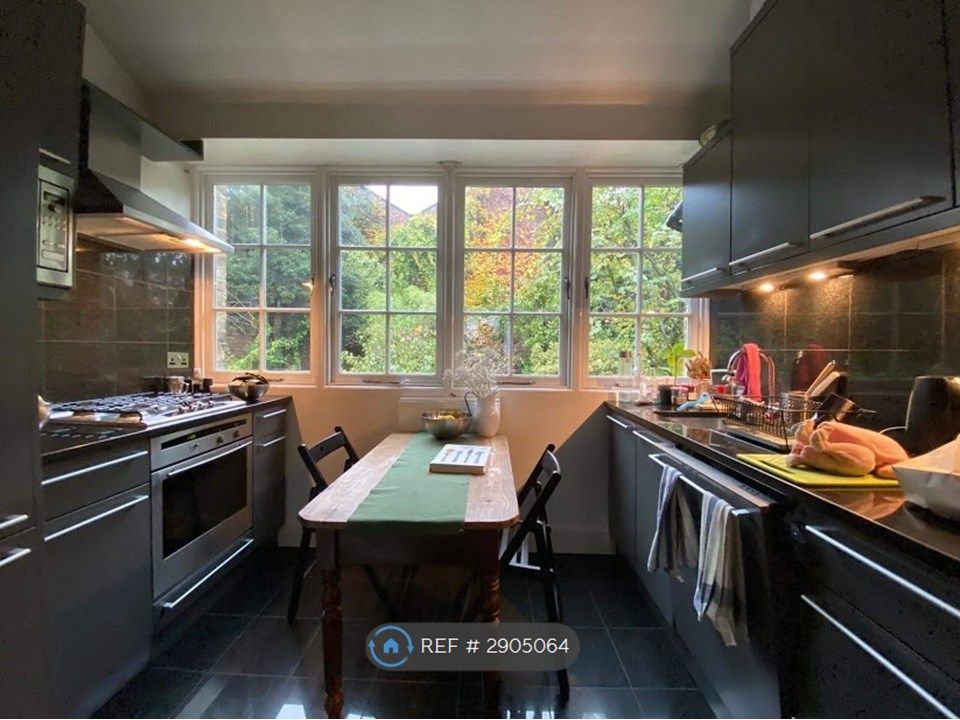 Property photo 2 of 15 Eat-In Kitchen