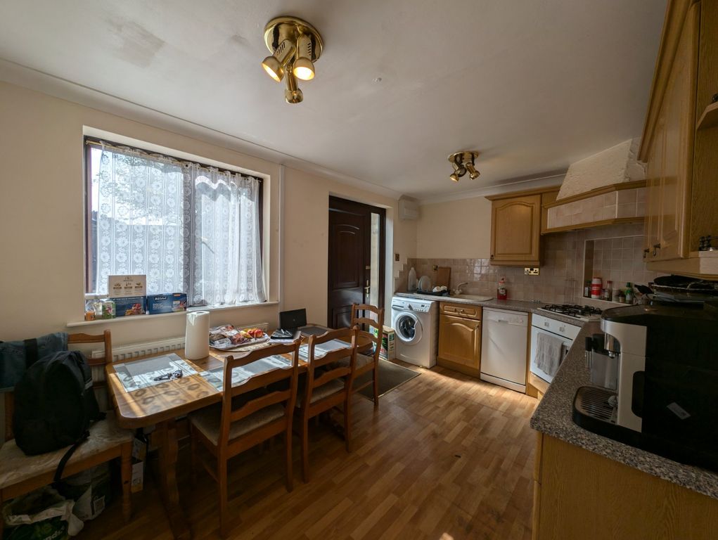 Property photo 3 of 16 Picture No. 15