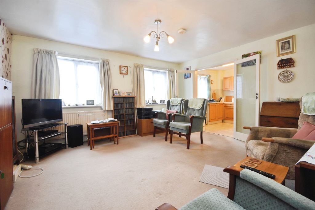 Property photo 3 of 12