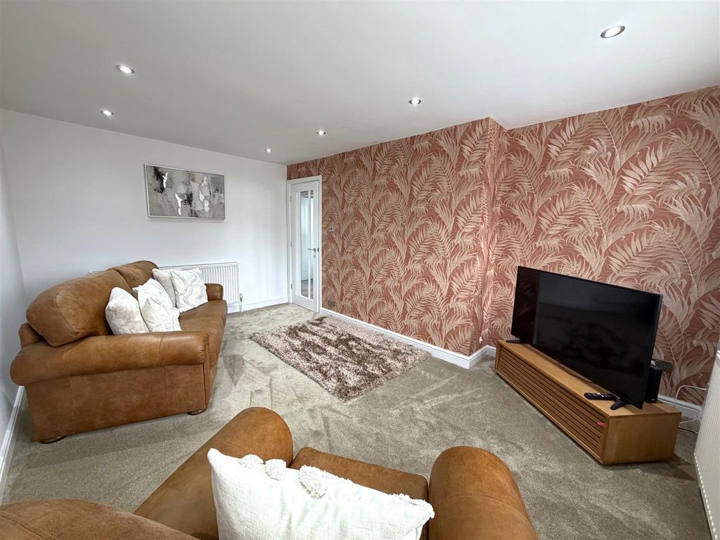 Property photo 2 of 18 B.Jpeg