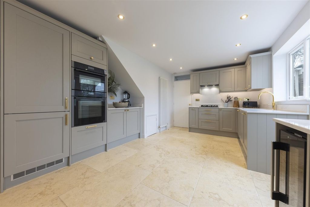 Property photo 3 of 34 ba-21.Jpg