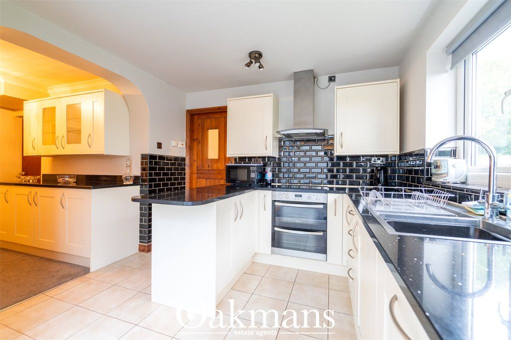 Property photo 2 of 48 Picture No. 16