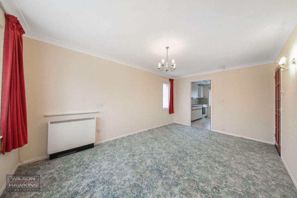 Property photo 3 of 15 2 Betjeman Close - 2d6Zqlwwvrwh5Us5Msil.Jpg
