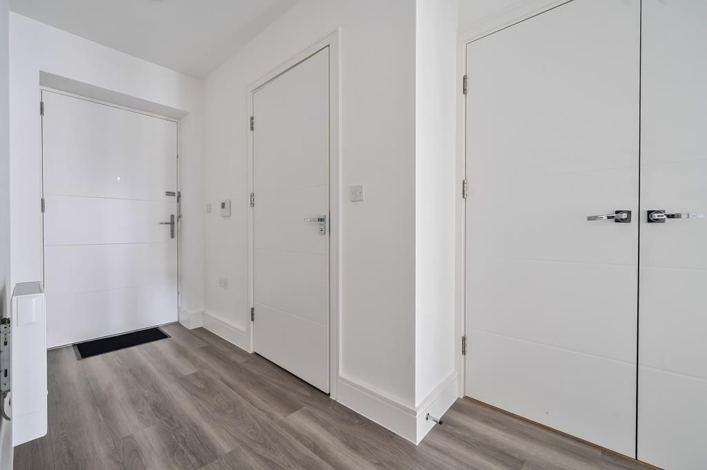 Property photo 3 of 11 Hall