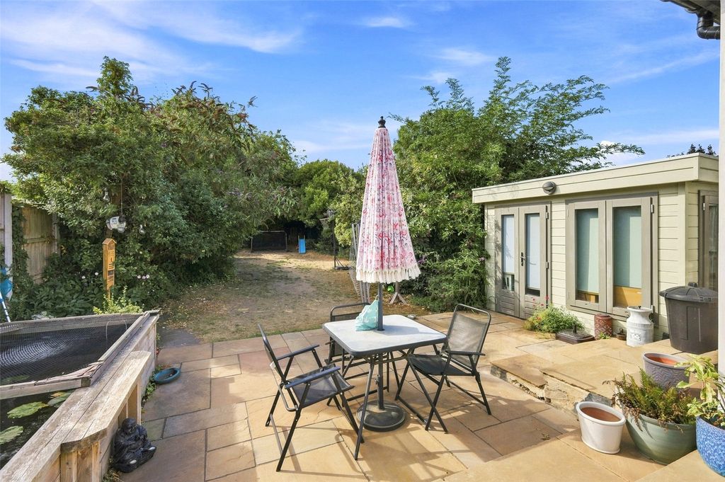 Property photo 2 of 22 Picture No. 27