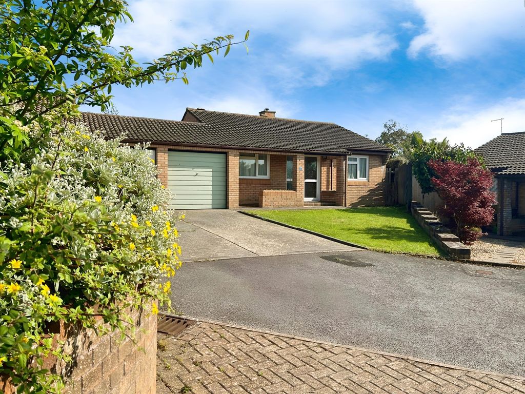 Property photo 1 of 18