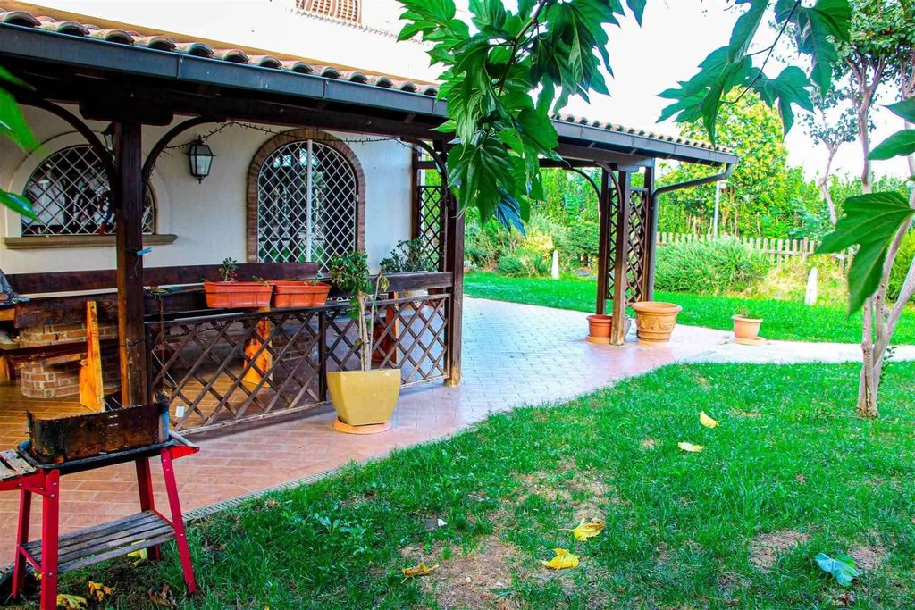 Property photo 1 of 30