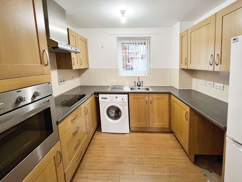 Property photo 2 of 7 Kitchen