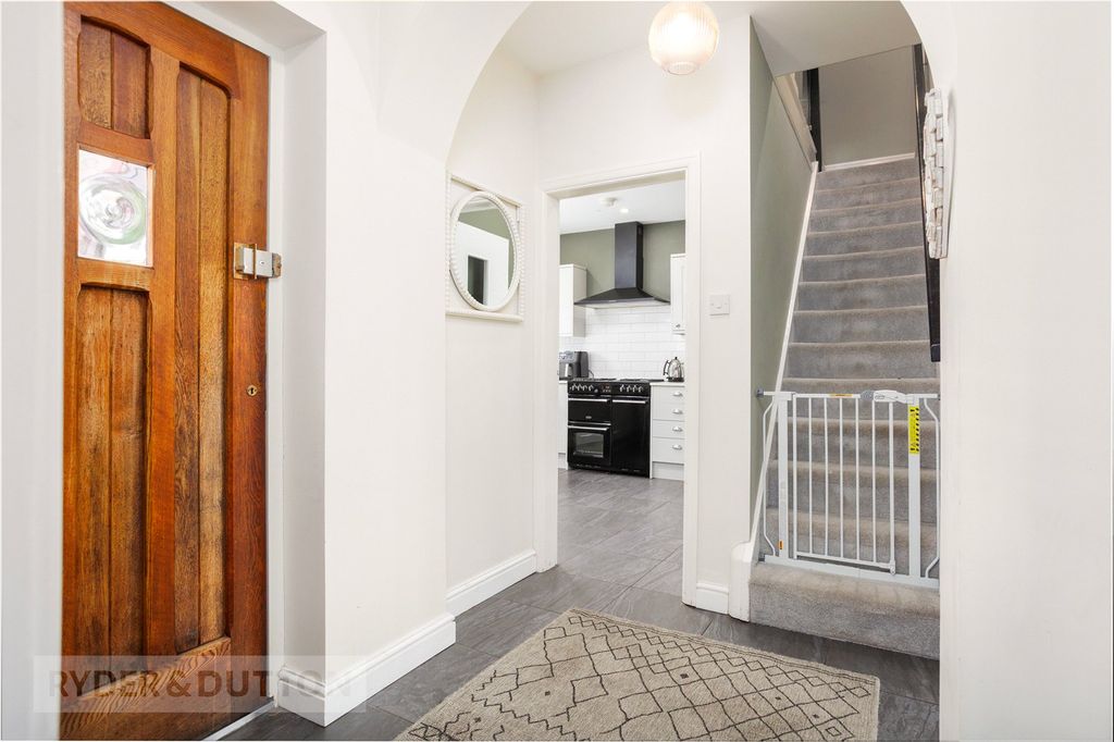 Property photo 3 of 28 Entrance Hallway