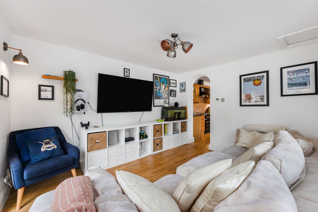 Property photo 3 of 22