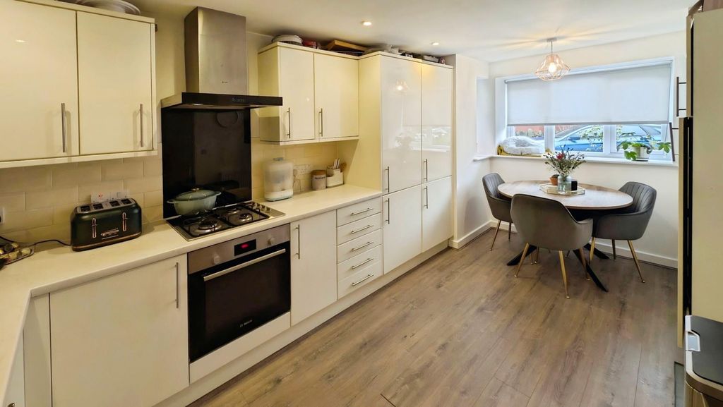 Property photo 3 of 19 d9061d19-Pxl_20260327_121427291.Jpg