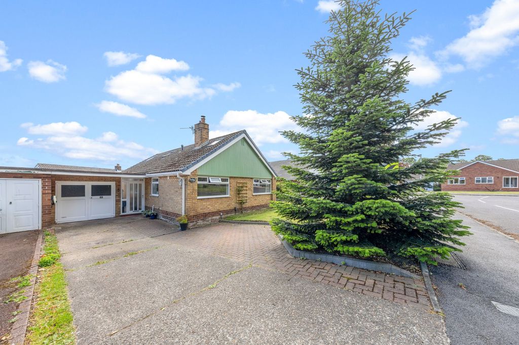 Property photo 1 of 34