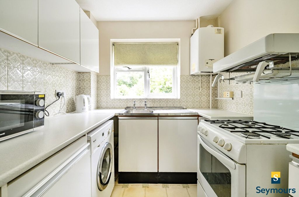 Property photo 2 of 15 Kitchen