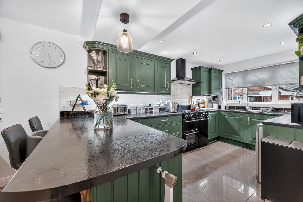 Property photo 3 of 18