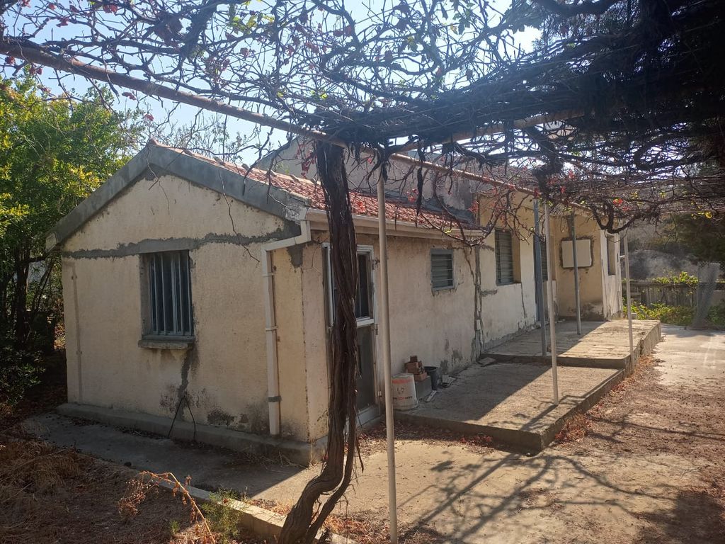 Property photo 3 of 3