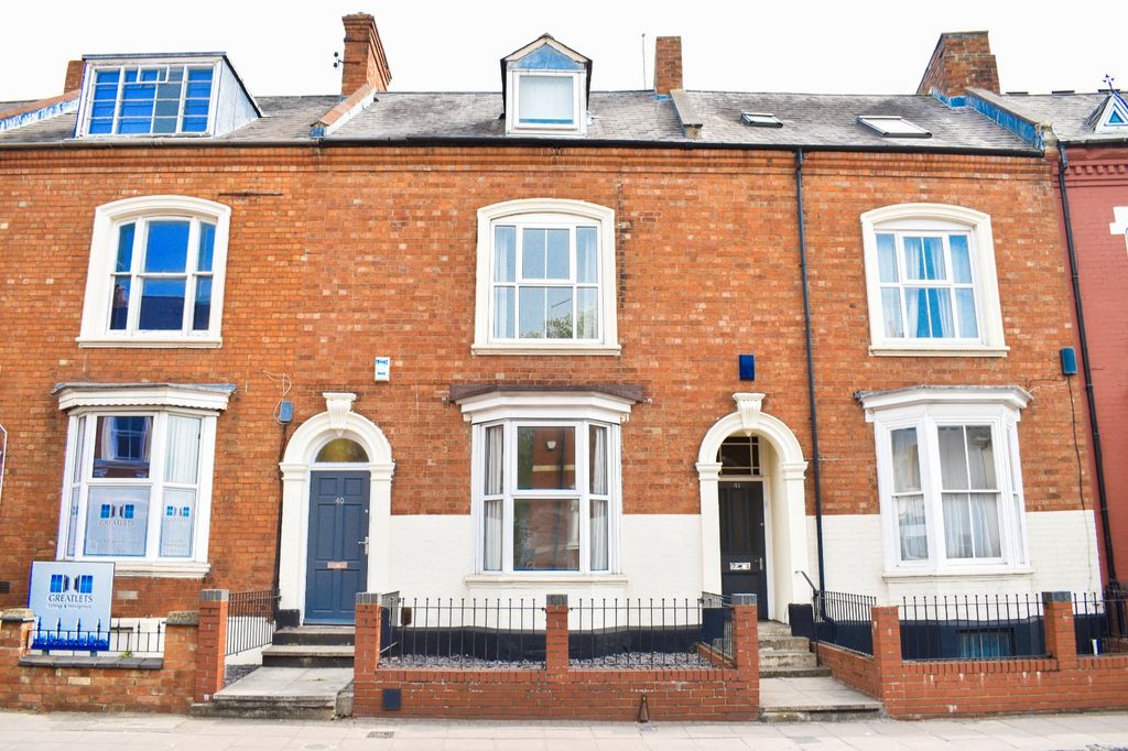 Property photo 1 of 10 External