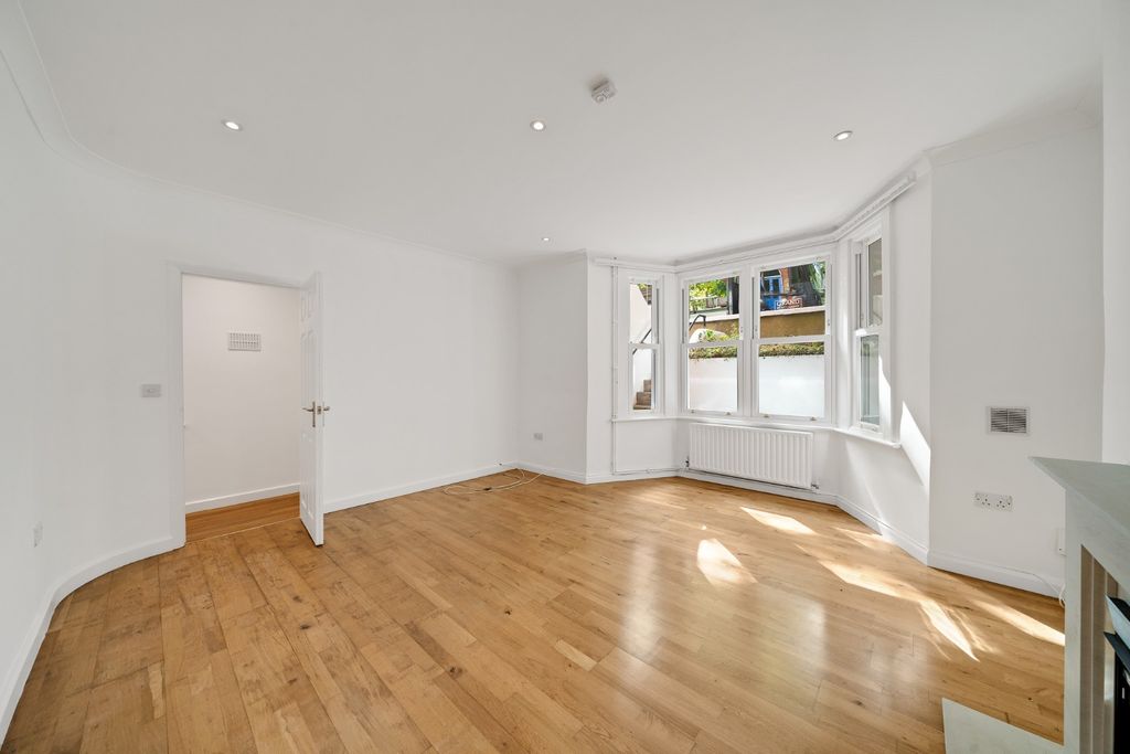 Property photo 3 of 11 5396763