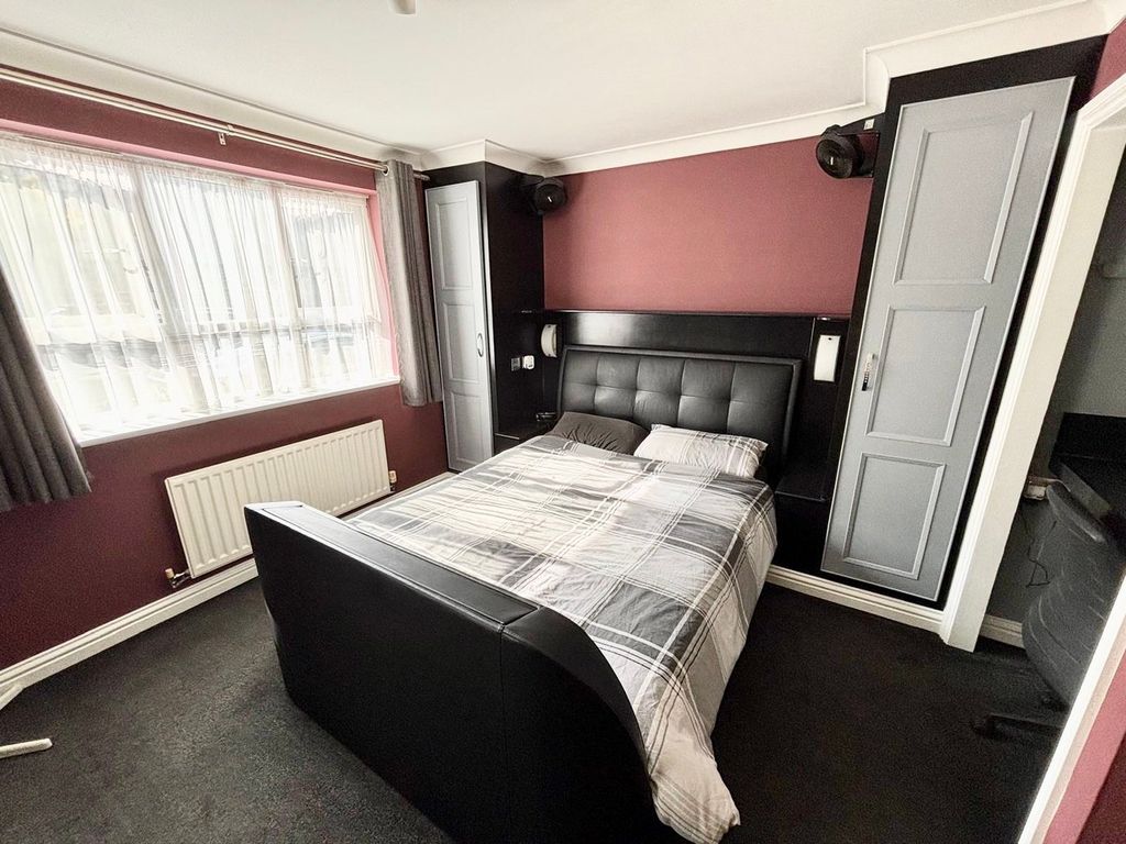 Property photo 3 of 5