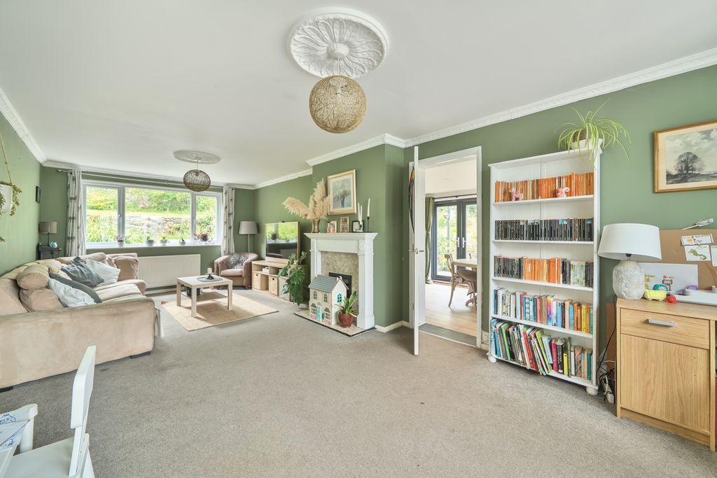 Property photo 3 of 18 Seddons Tiverton