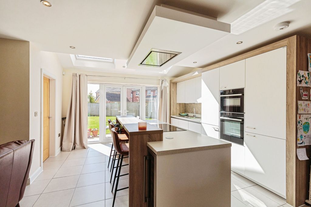 Property photo 2 of 20 Kitchen Diner