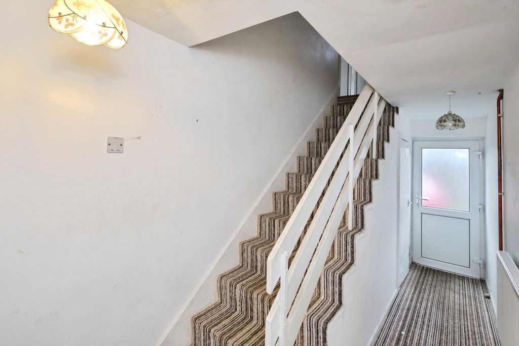 Property photo 3 of 18 Pbox-Img.Jpg