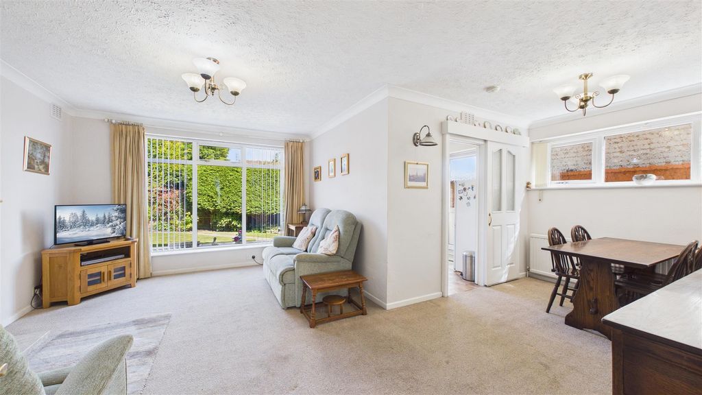 Property photo 3 of 17 Cam05101G0-Pr0156-Still012.Jpg