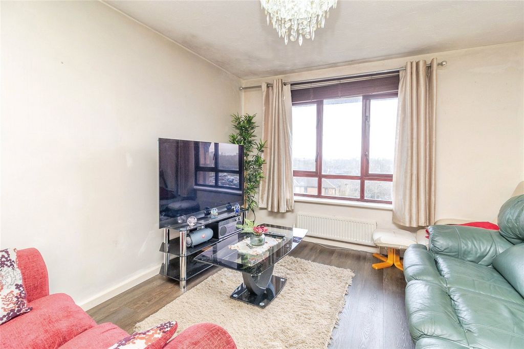 Property photo 2 of 19 Picture No. 09