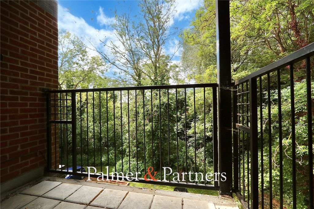 Property photo 3 of 12 Picture No. 32