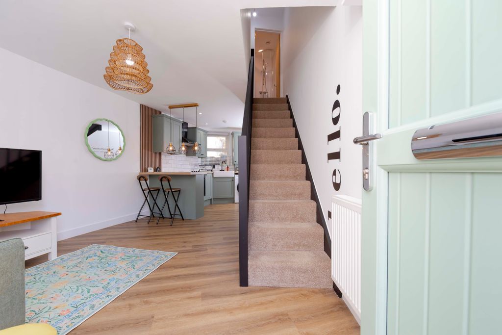 Property photo 2 of 37 015A1031