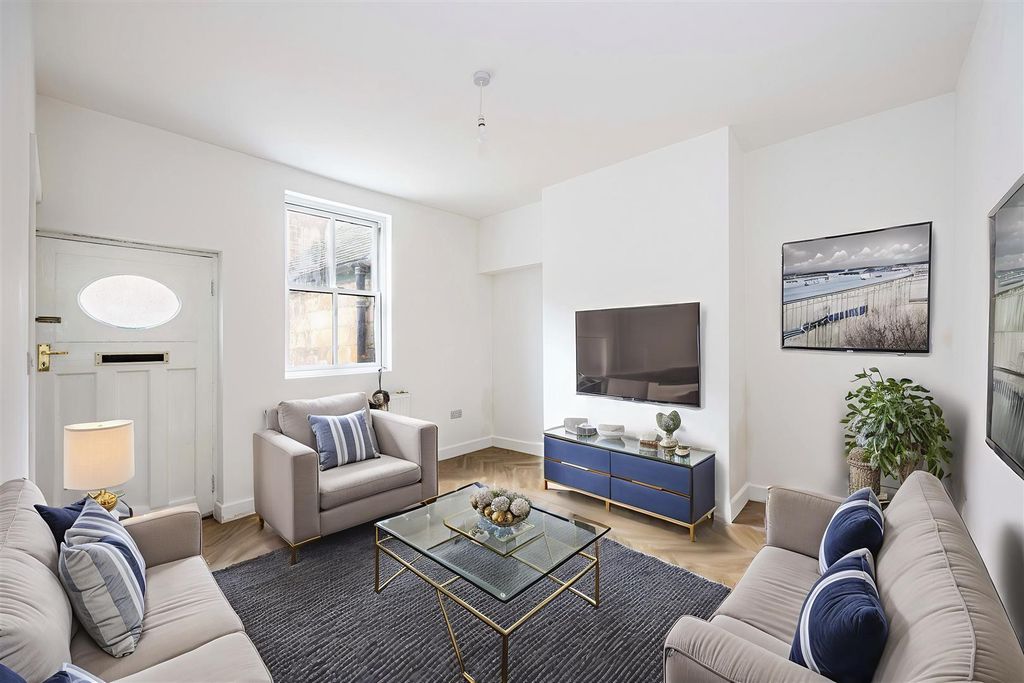 Property photo 2 of 8 14Crownterrace-100.Jpg