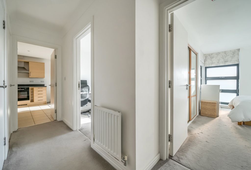 Property photo 2 of 12 1393052-3-69457Bc...