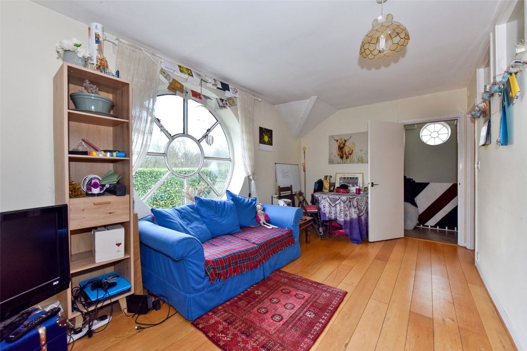 Property photo 3 of 10 Picture No. 04