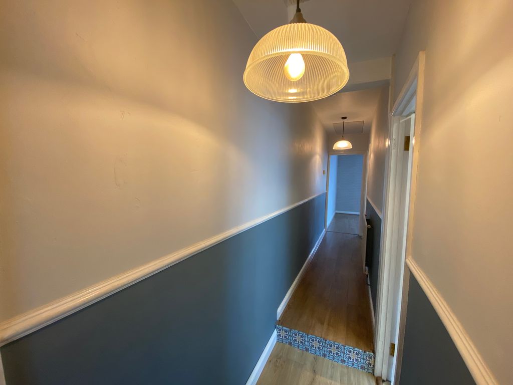 Property photo 3 of 8 Hallway