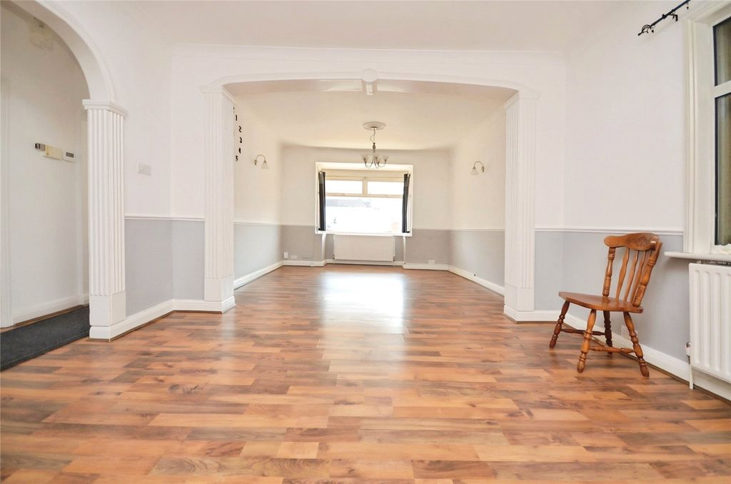Property photo 2 of 17 Picture No. 01