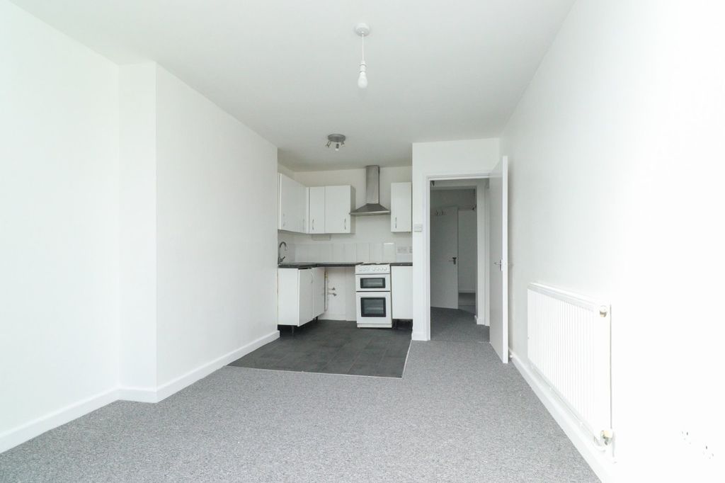 Property photo 3 of 8 Picture 3