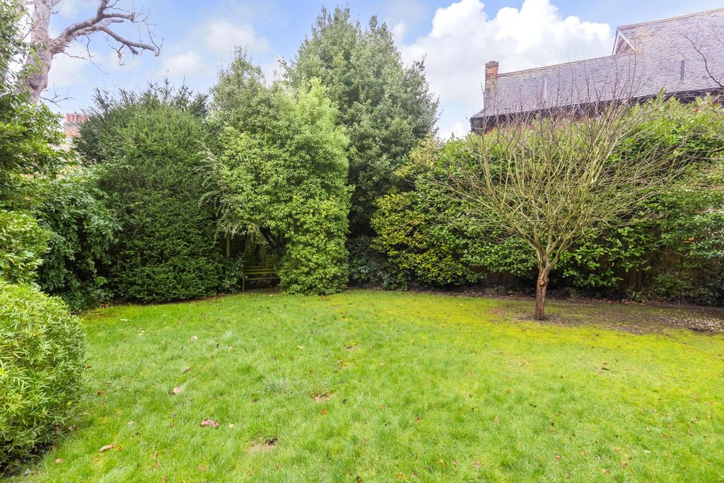 Property photo 2 of 20