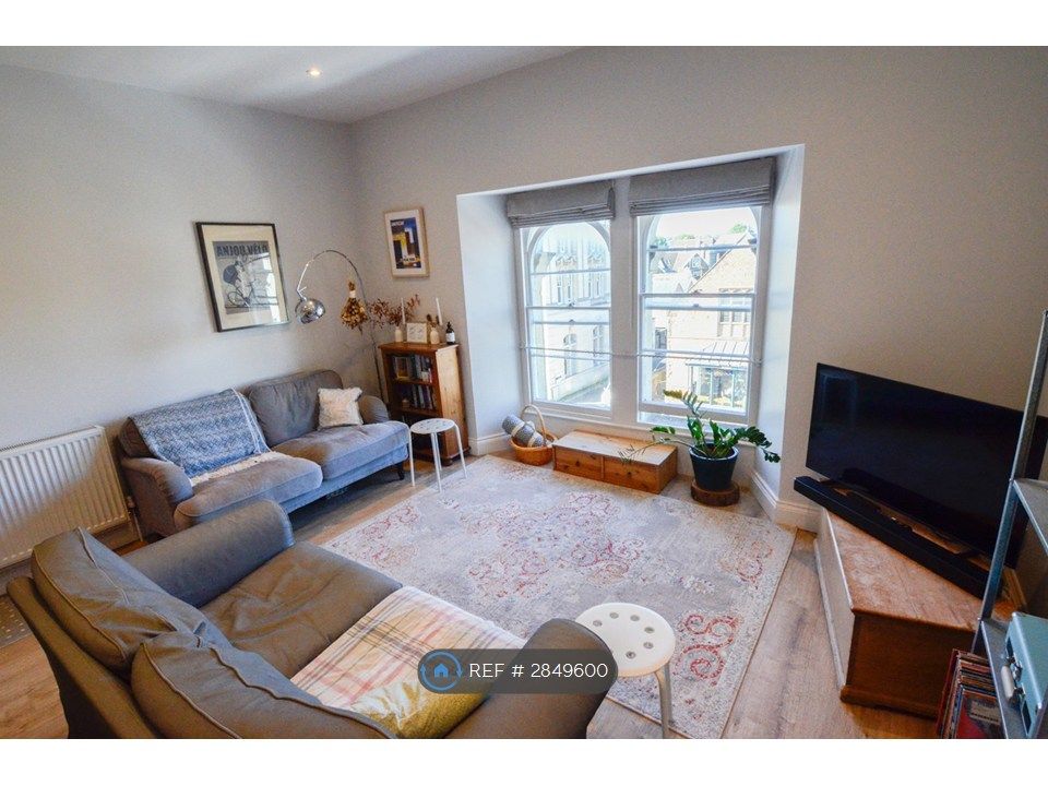 Property photo 2 of 13 Kitchen / Lounge