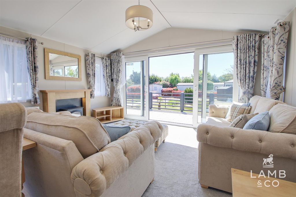 Property photo 3 of 17 Img_3496-Img_3500.Jpeg