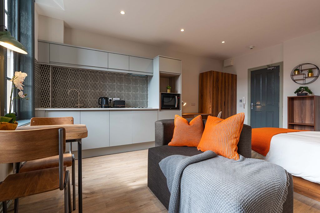 Property photo 1 of 7 Photo 0